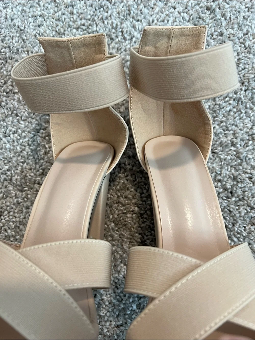 Women’s beige chunky high-heel sandals with a crisscross front. Size 6.5.
